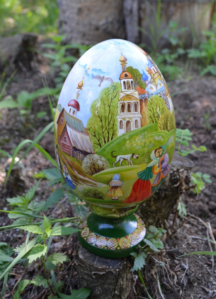 03 Королева Декоративное пасхальное яйцо высотой 20 смроспись по тагильским мотивам осинаакрил. лак