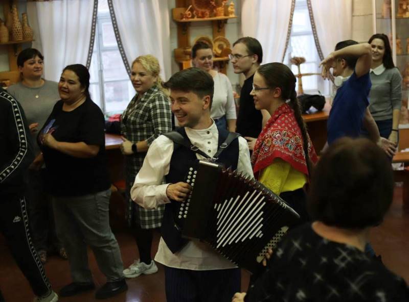 photo 5280643401622084172 y