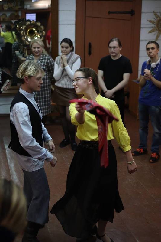 photo 5280643401622084172 y