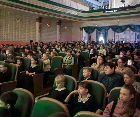 photo 5377576853536705337 y 1