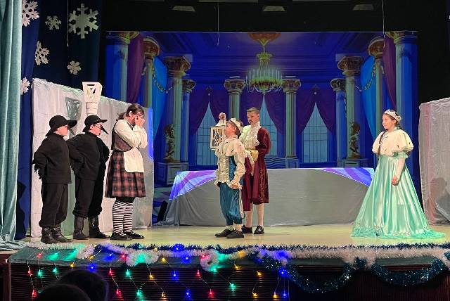 photo 5386813438404791292 y