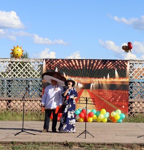 Ведущие фестиваля