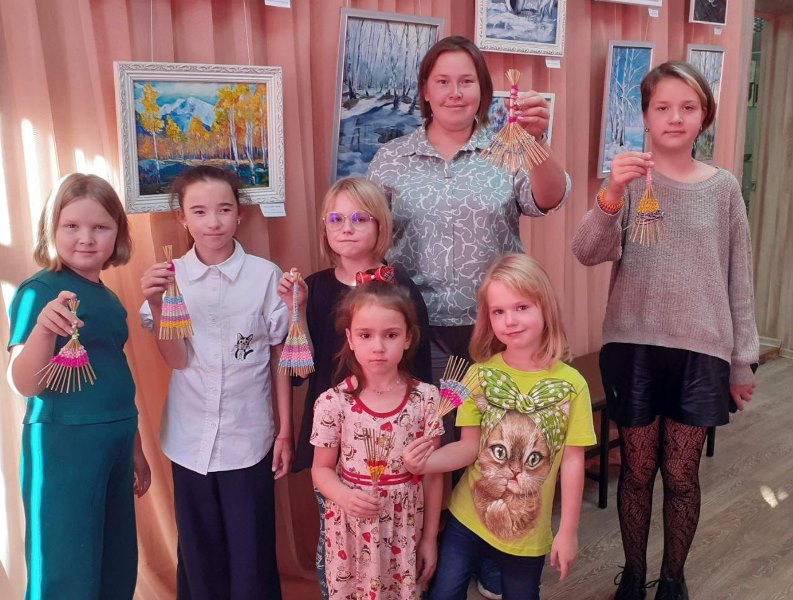 студия Мастеришки. Руководитель Первухина Е.В. мастер класс по соломоплетению